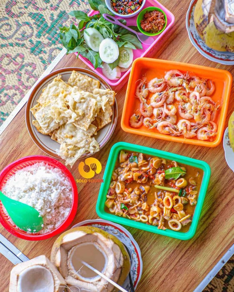 Berburu Sarapan di Pantai Depok Jogja: Pilih Bubur, Gudeg, Pecel atau Ikan Tangkapan Nelayan
