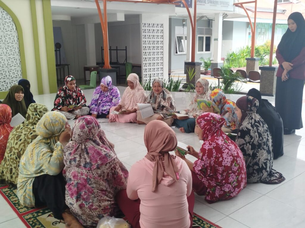 Lapas IIA Parepare Gandeng Kerjasama Dengan Yayasan Al Wahdah Islamiyah Kota Parepare Beri Bimbingan Keagamaan Gratis Bagi WBP Perempuan