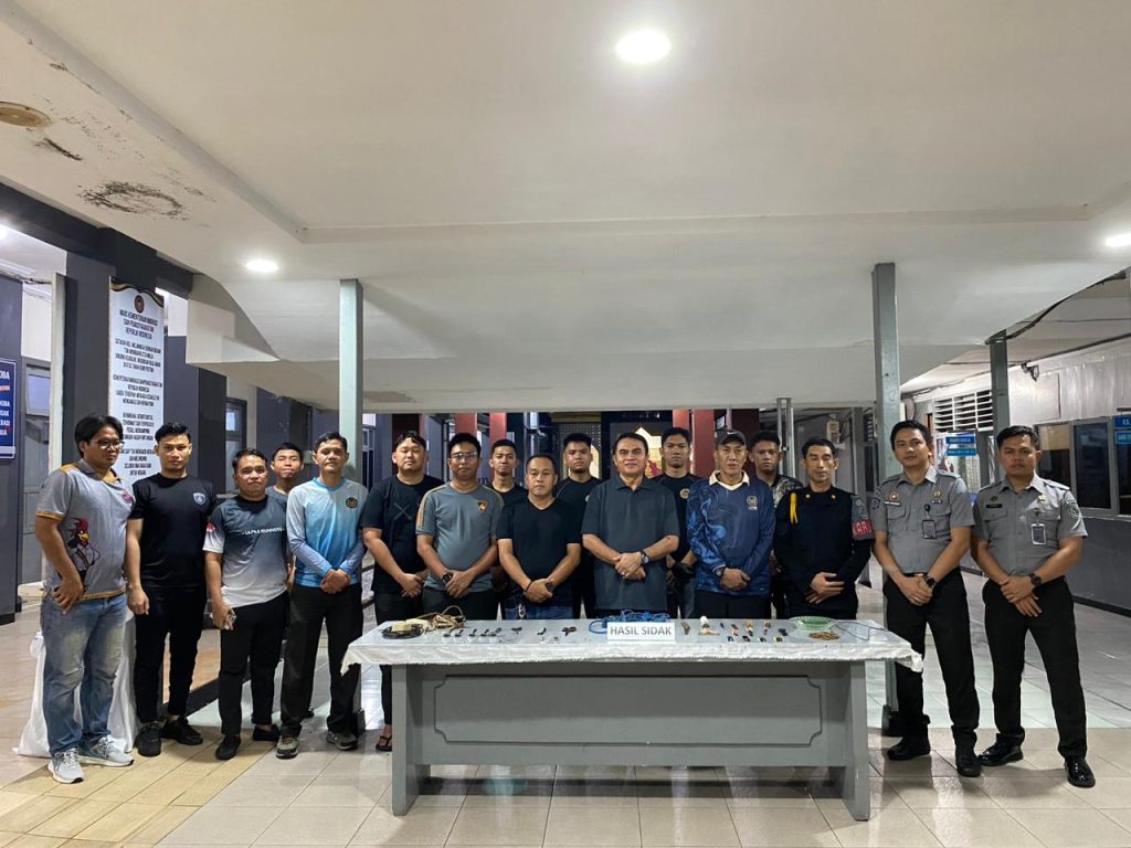 Kepala Lapas Kelas I Makassar Pimpin Langsung Sidak Rutin Malam Hari, Tegaskan Komitmen Lapas Bersih dari Halinar