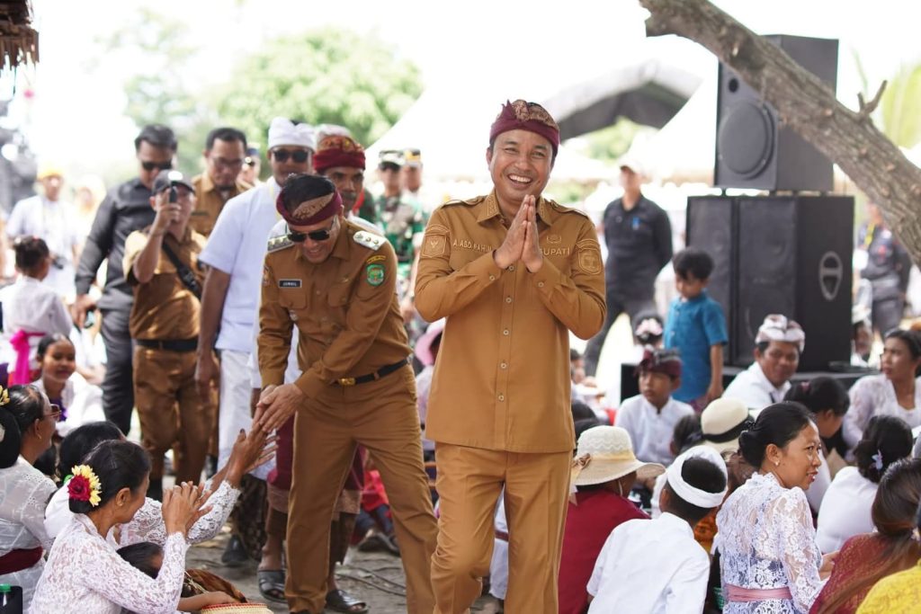 Andi Abdullah Rahim Sambut Nyepi, Umat Hindu Luwu Utara Gelar Melasti Massal di Pantai Seta-Seta