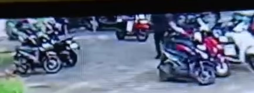Tas Berisi Tablet dan Uang Tunai Dicuri di Parkiran Masjid Polda Sulsel, Tim Resmob Langsung Lakukan Penyelidikan