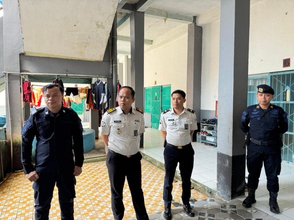 Pengarahan Kepada Warga Binaan, Kalapas Makassar Sutarno Tegaskan Zero Halinar