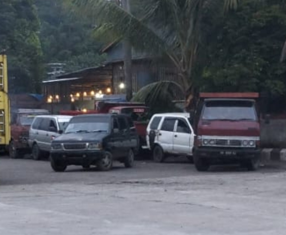 Mobil Pelangsir Solar Subsidi Resahkan Warga, Polisi dan Pertamina Diminta Sidak SPBU 74.91994 Baliase
