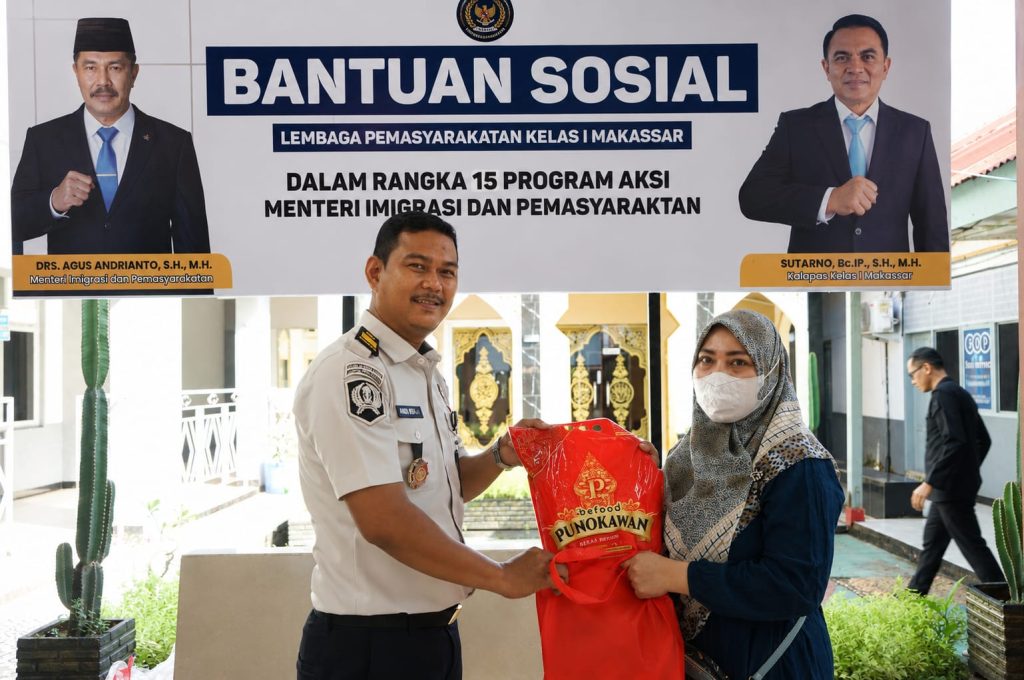 Wujudkan 15 Program Aksi Kemenimipas, Lapas Makassar Salurkan Bantuan Sosial kepada Masyarakat