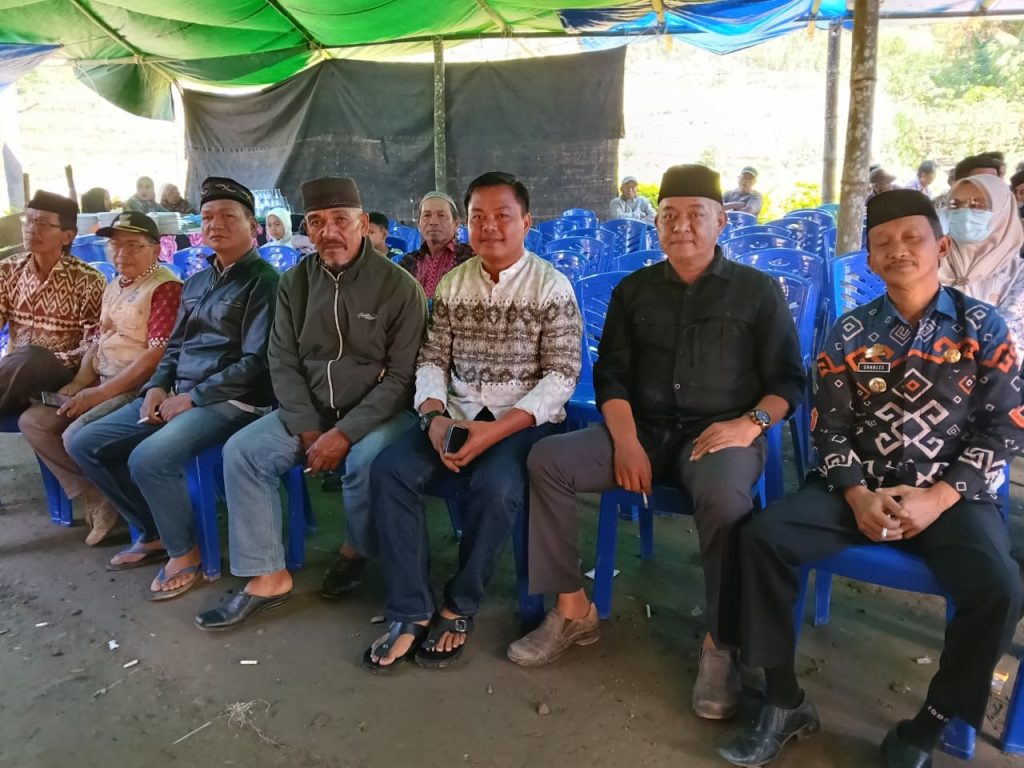 Anggota DPRD Luwu Utara dari komisi I pasondaan Amir SH, Gelar Syukuran, Tunaikan Janji Nasar Kepada Masyarakat Kec. Rongkong