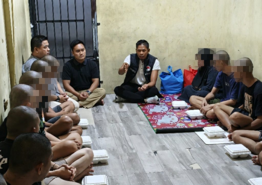 Tak Ada Jarak di Ruang Tahanan, IPTU Firman Ajak Tahanan Bangkit Lewat Jumat Berkah