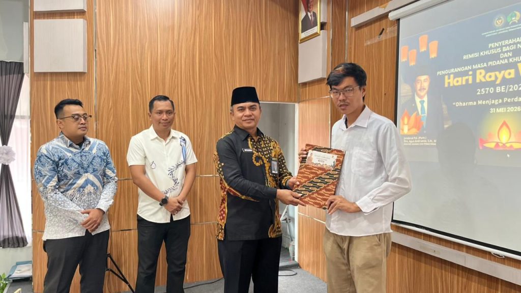Lapas Makassar Serahkan Remisi Khusus Waisak 2026, Wujud Pemenuhan Hak dan Apresiasi atas Perubahan Positif Warga Binaan