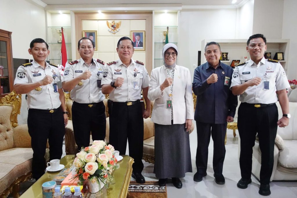 Perkuat Sinergi Penegakan Hukum, Kalapas Makassar Dampingi Kakanwil Ditjenpas Sulsel Audiensi dengan Ketua Pengadilan Tinggi Makassar