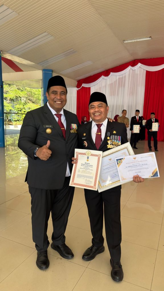 Bapenda Maros Berprestasi, Ferdiansyah Raih Tiga Penghargaan dari Bupati