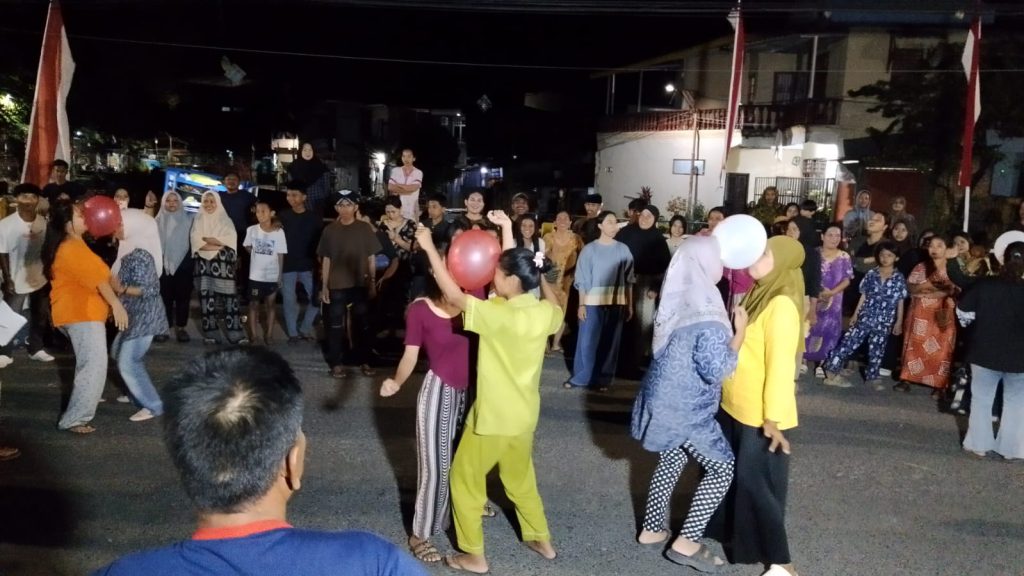 Meriahkan HUT RI ke-81, Lomba Joget Balon Jadi Hiburan Warga Muh Tahir