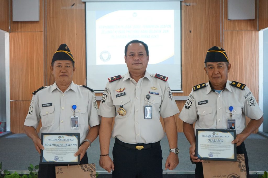 Melepas dengan Penghormatan, Menyambut dengan Harapan: Lapas Makassar Lepas Pegawai Purna Bakti dan Sambut Pejabat Baru