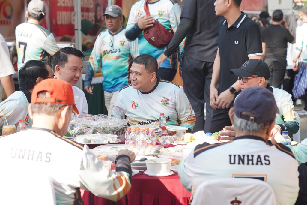 Bersama Mentan RI, Wali Kota Munafri Ramaikan Fun Walk Dies Natalis ke-70 Unhas