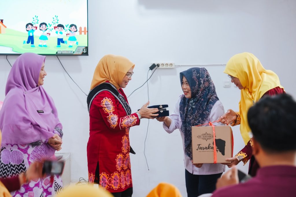 Pokja Bunda PAUD Makassar Terima Studi Tiru Pokja Bunda PAUD Tarakan