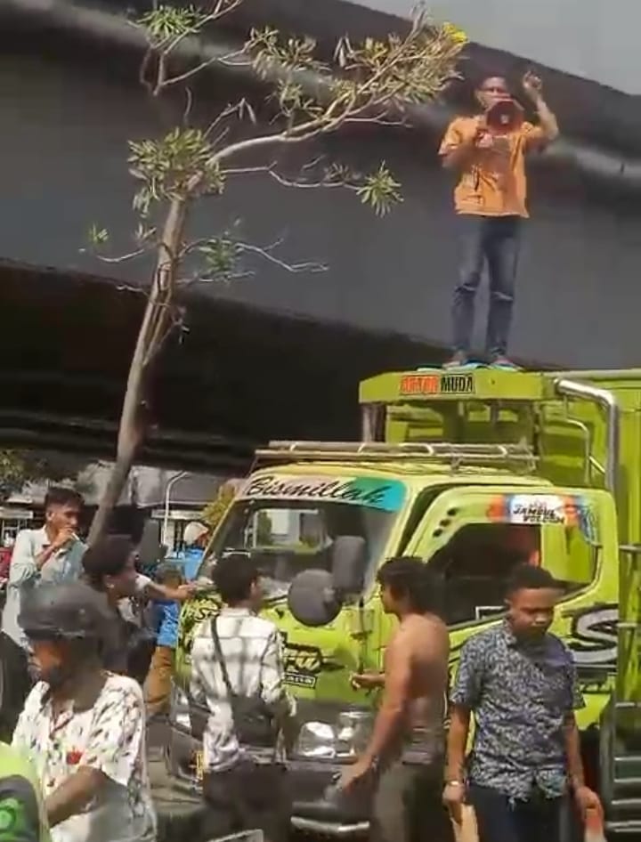 Aksi Koalisi Lintas Mahasiswa di Kejati Sul-sel, Soroti Pengembalian Berkas Perkara (P-19) Sebanyak Tiga Kali